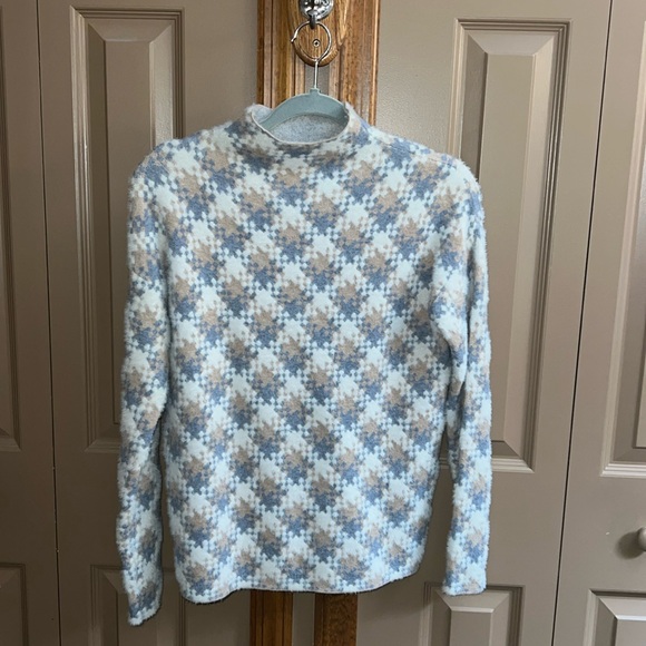 Cupcakes and Cashmere sweater. NWOT - Picture 1 of 5